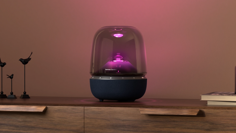 LS_Harman_Kardon_Aura_Studio_5_WIFI_Lifestyle1_088ffba3-e8ef-4196-a583-6e19c36d4f69